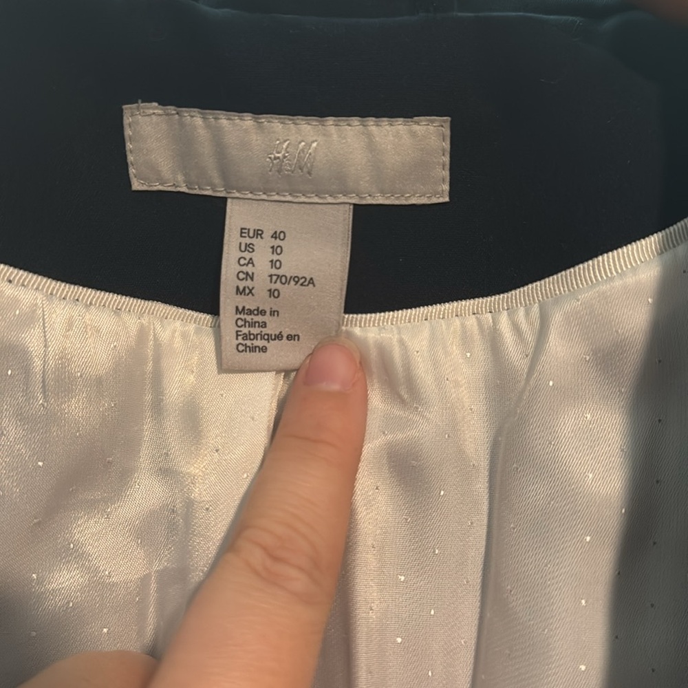 H&M Blazer - Picture 3 of 4